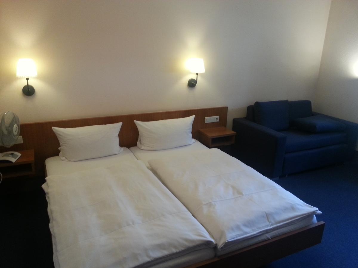 Zip Hotel Lingenfeld Esterno foto