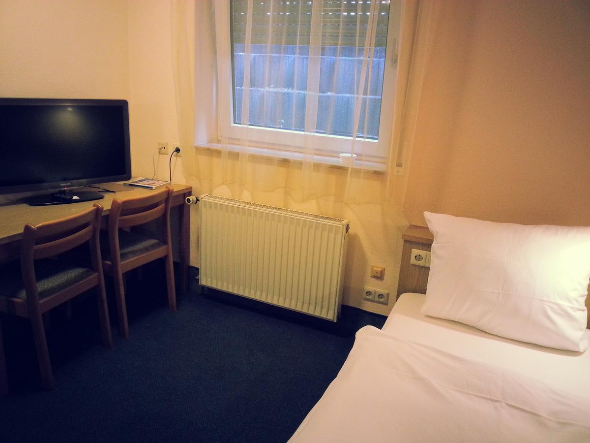 Zip Hotel Lingenfeld Esterno foto